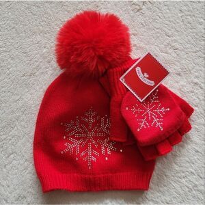 New women's Hat and Mittens Set